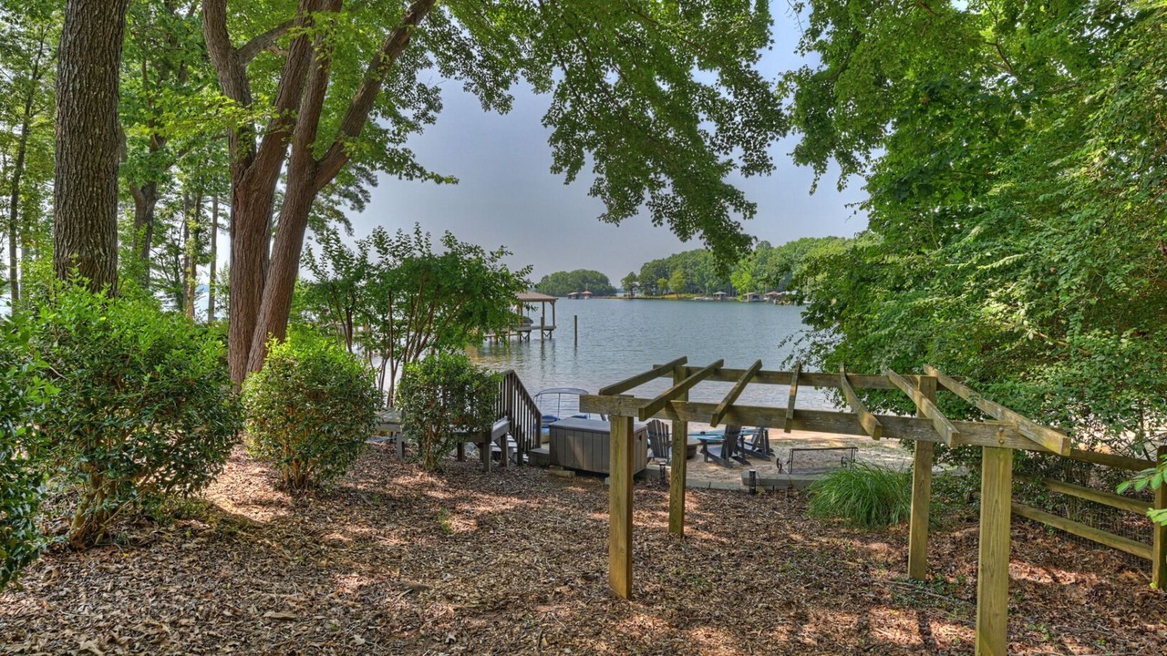 Photo of Outdoor in Mayhew