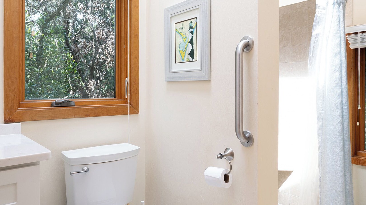 Photo of Bathroom in Pine Knoll Shores