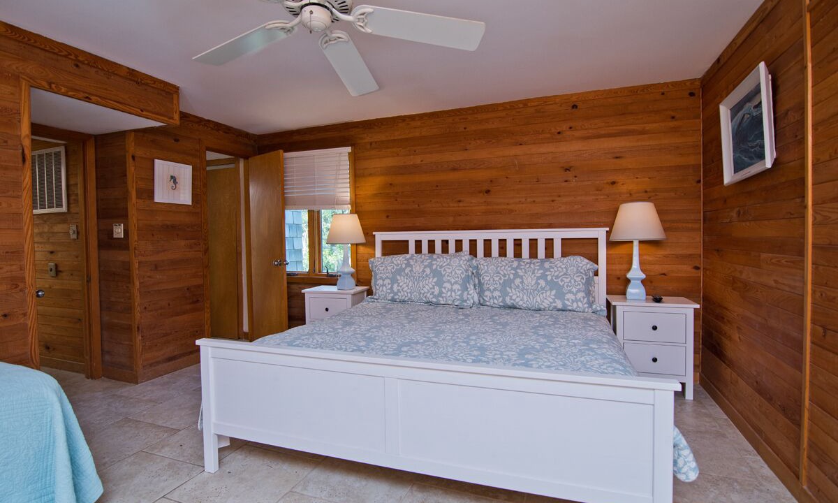 Photo of Bedroom in Pine Knoll Shores