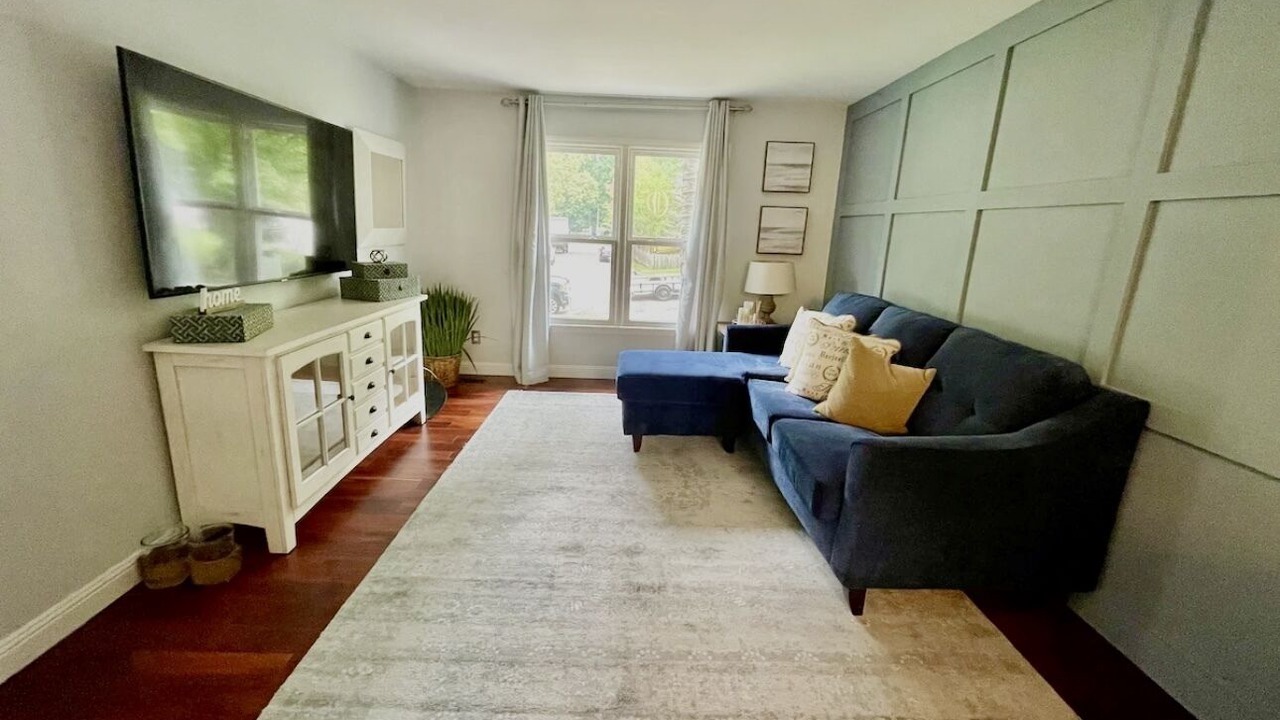 Photo of Livingroom in Northeast Raleigh