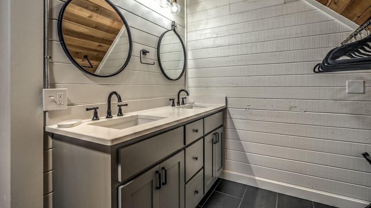 Photo of Bathroom in Unaka