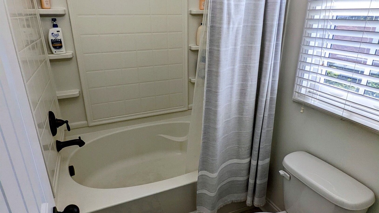 Photo of Bathroom in Thomas Square