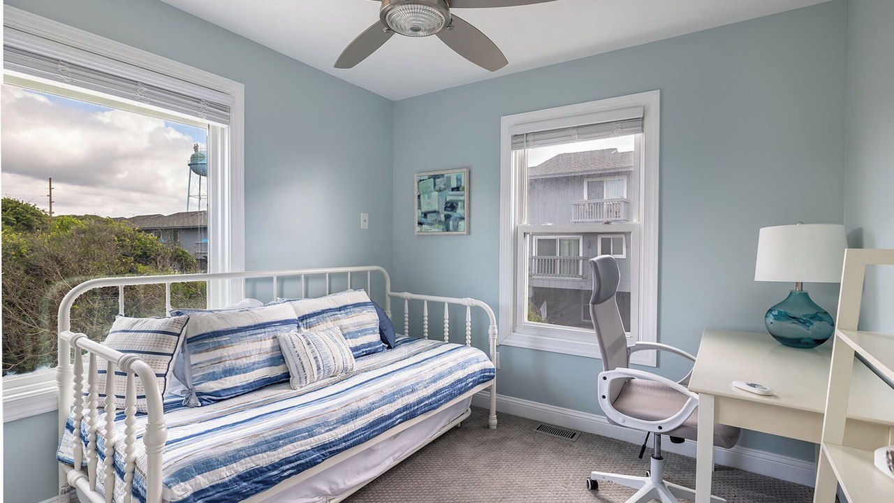 Photo of Bedroom in Pine Knoll Shores