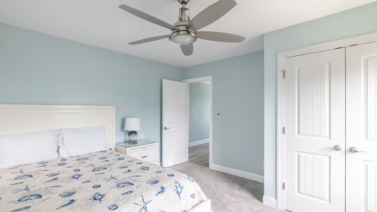 Photo of Bedroom in Pine Knoll Shores