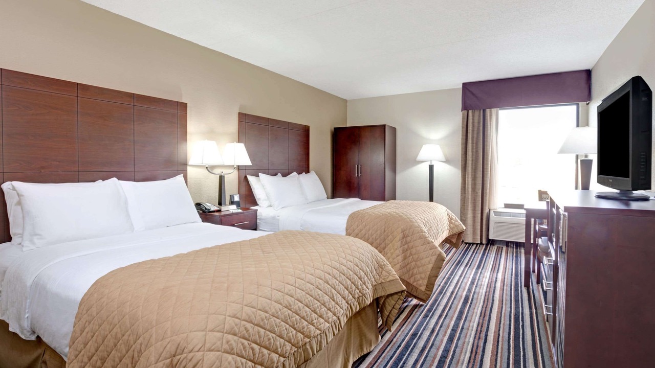 Photo of Bedroom in Executive Park