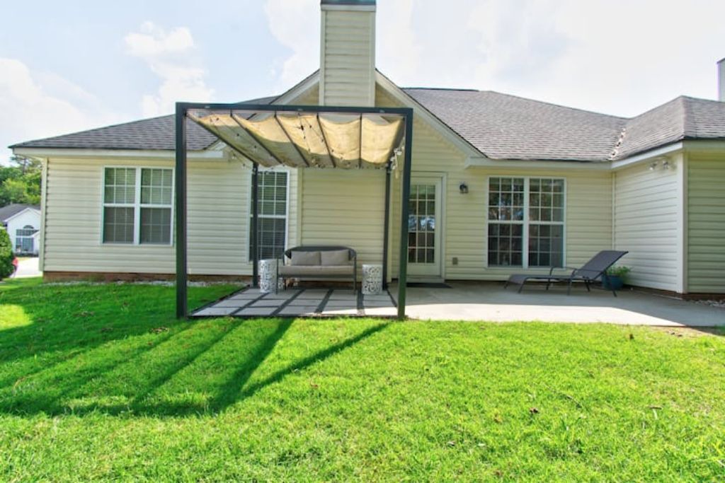 Photo of Patio Balcony in Davis Lake - Eastfield