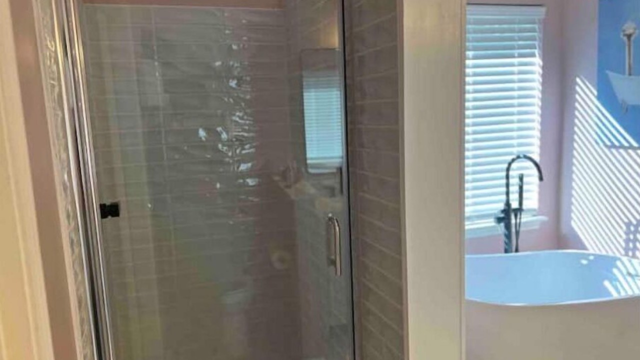Photo of Bathroom in Davis Lake - Eastfield