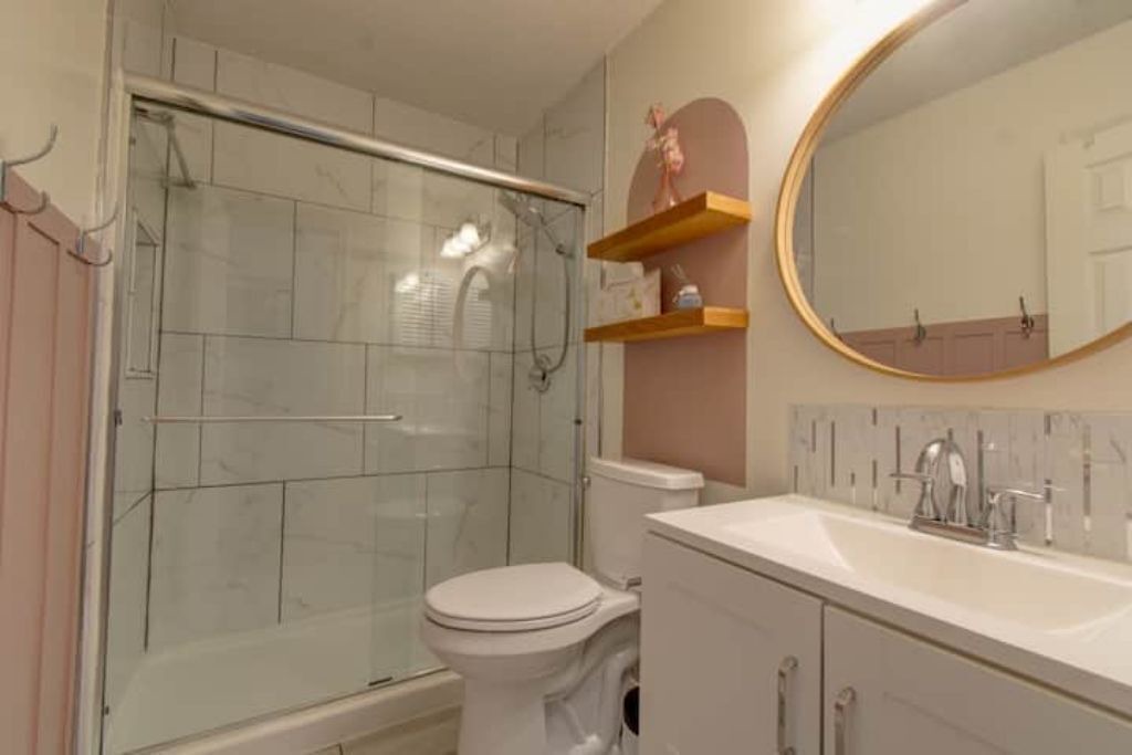 Photo of Bathroom in Davis Lake - Eastfield