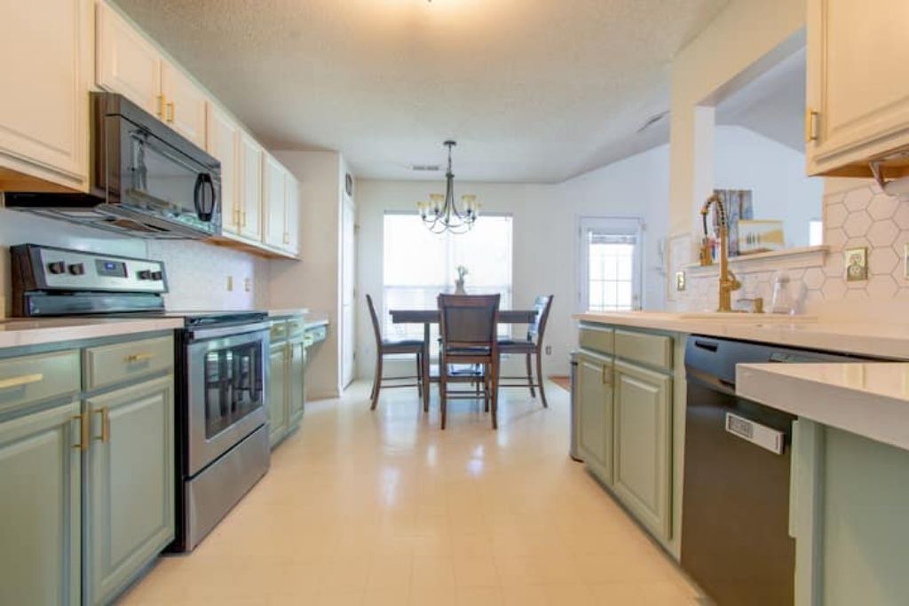 Photo of Kitchen in Davis Lake - Eastfield