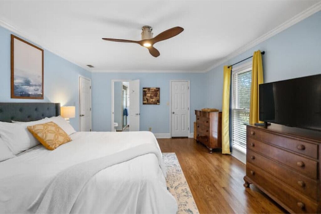 Photo of Bedroom in Myers Park