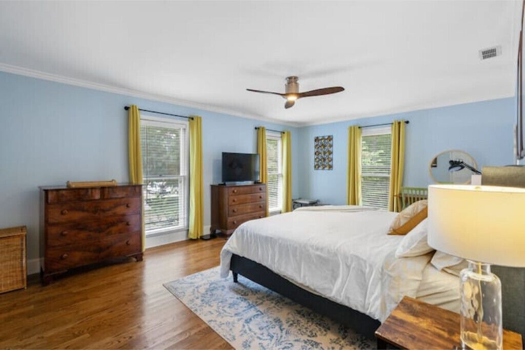 Photo of Bedroom in Myers Park