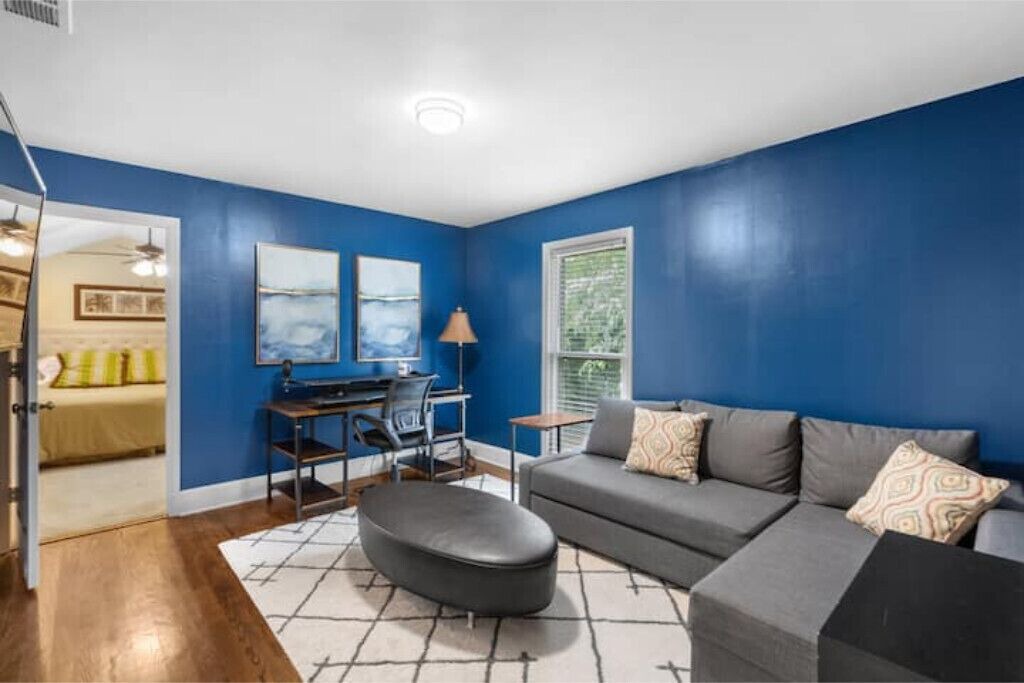 Photo of Livingroom in Myers Park