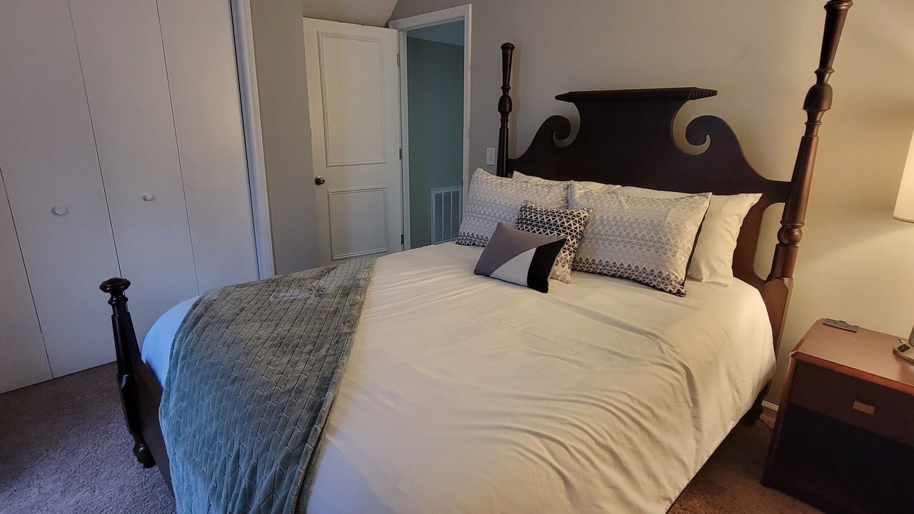 Photo of Bedroom in Lemon Springs