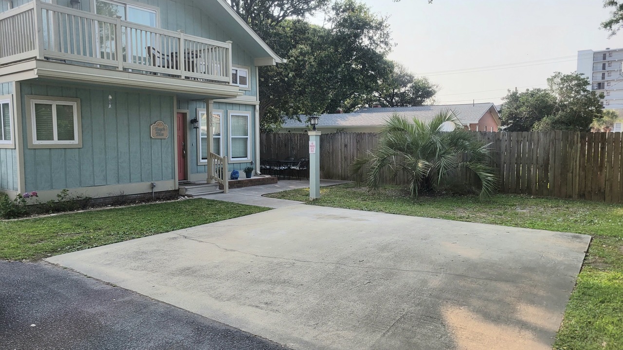 Photo of Outdoor in Ash