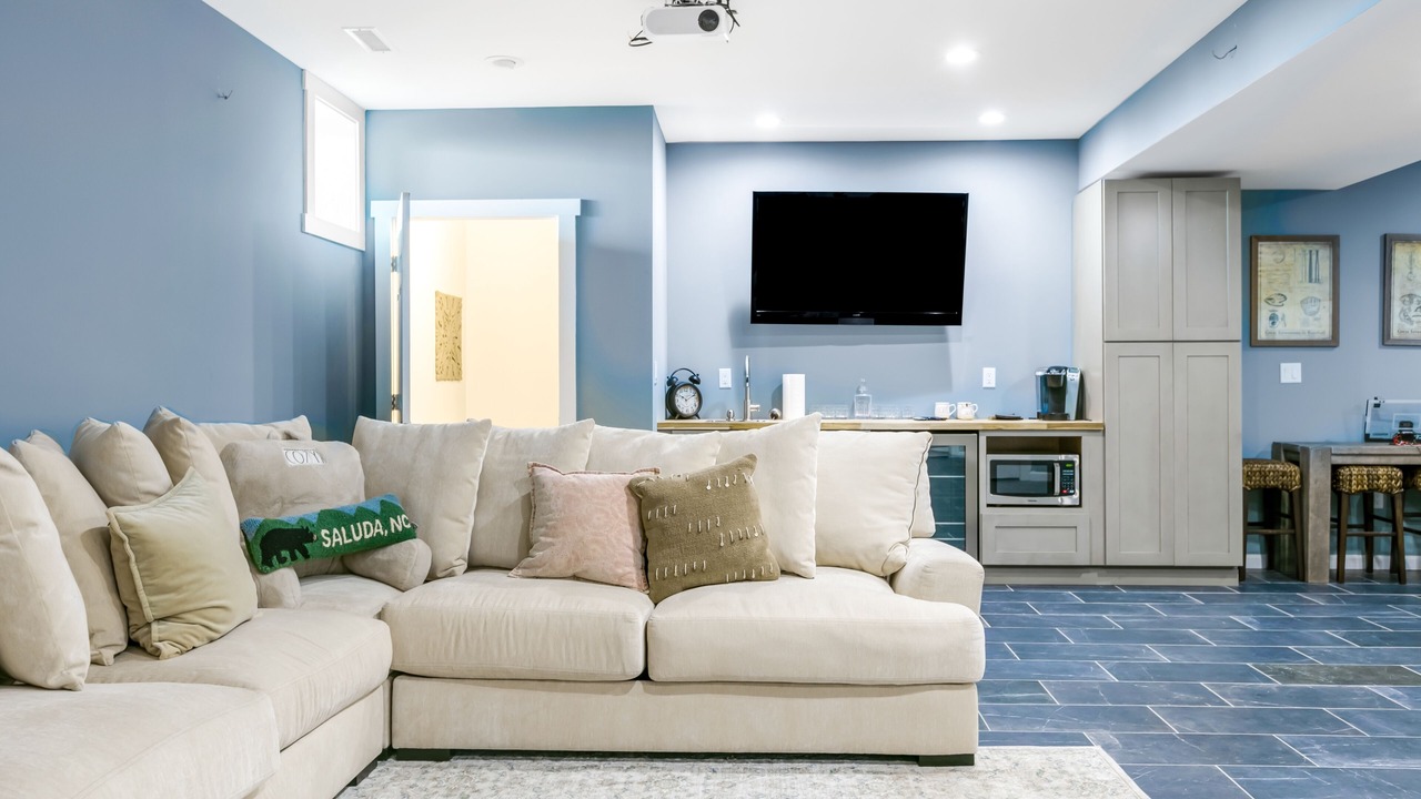 Photo of Livingroom in Saluda