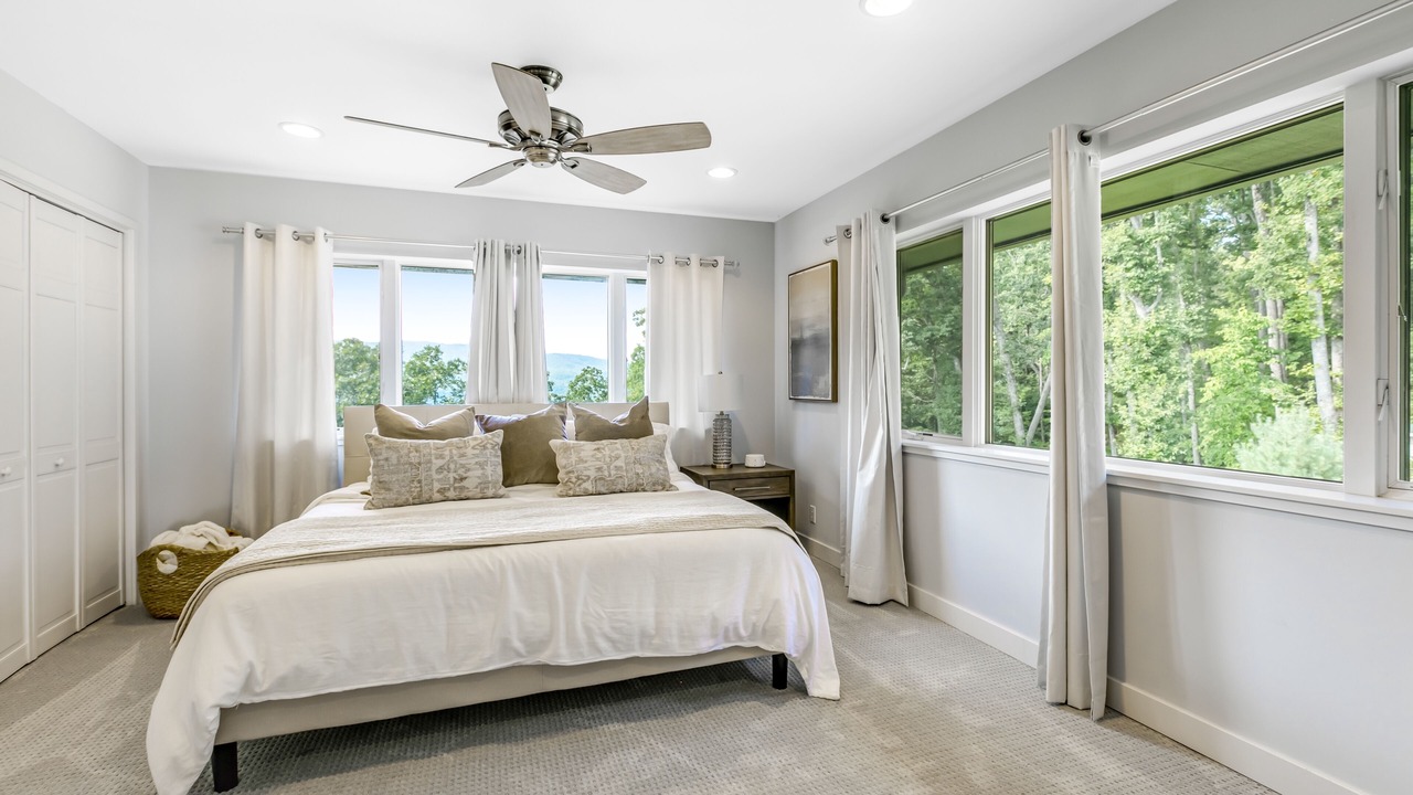 Photo of Bedroom in Saluda