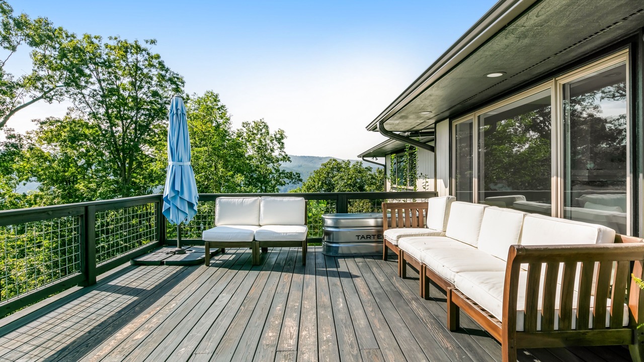 Photo of Patio Balcony in Saluda