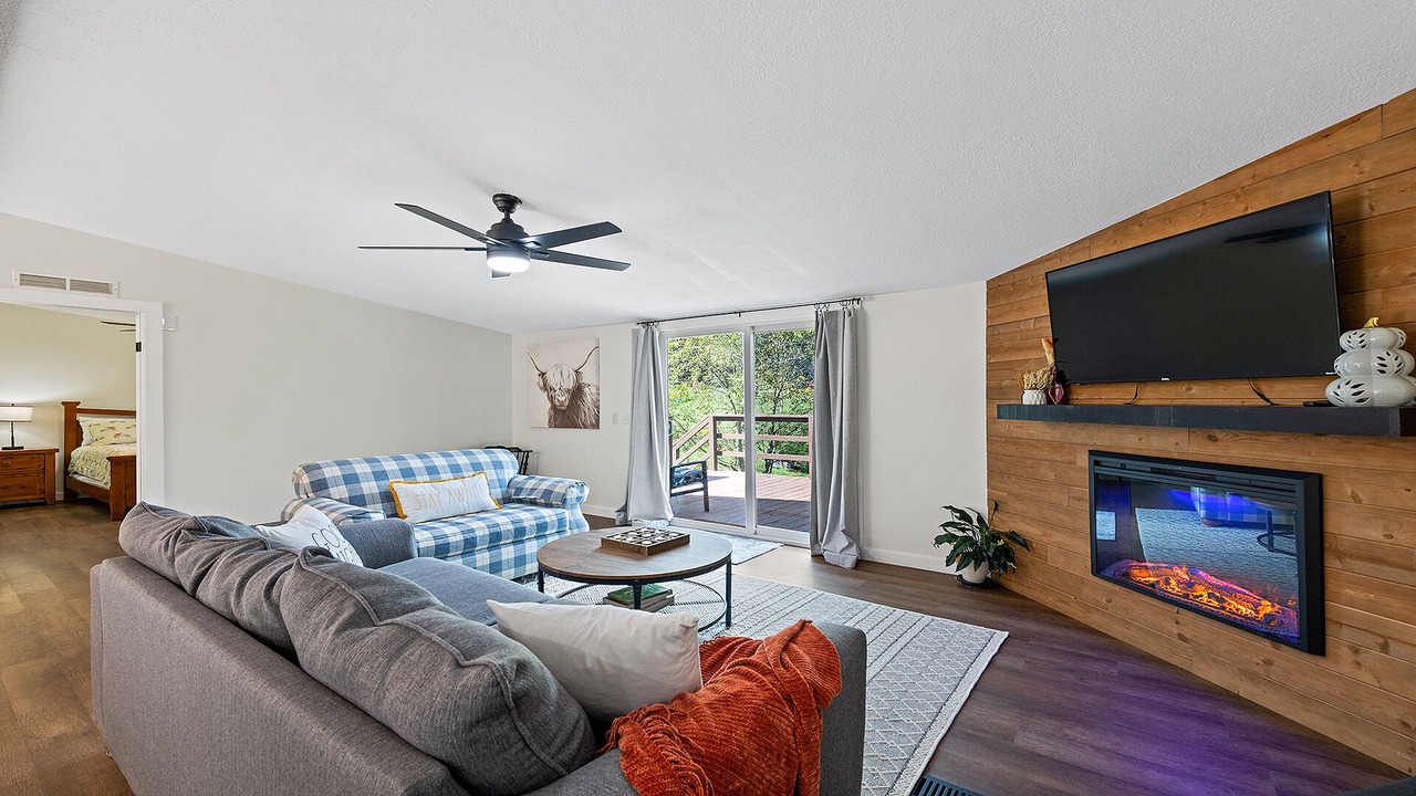 Photo of Livingroom in Waynesville