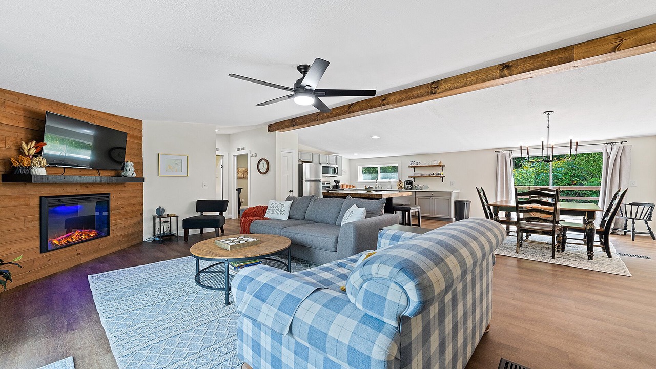 Photo of Livingroom in Waynesville