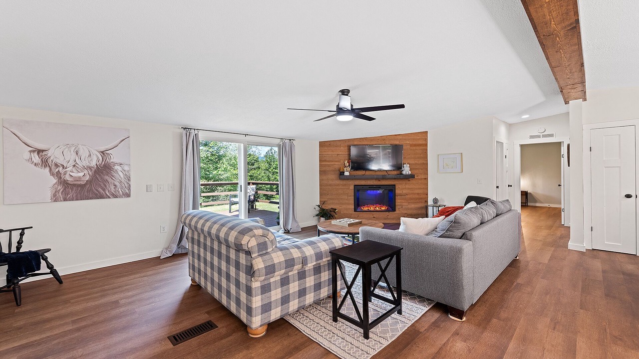 Photo of Livingroom in Waynesville