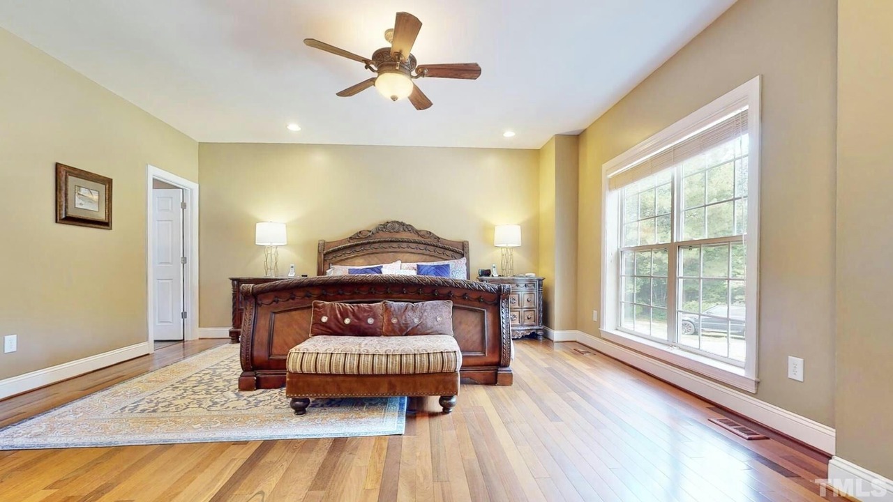 Photo of Livingroom in Lemon Springs