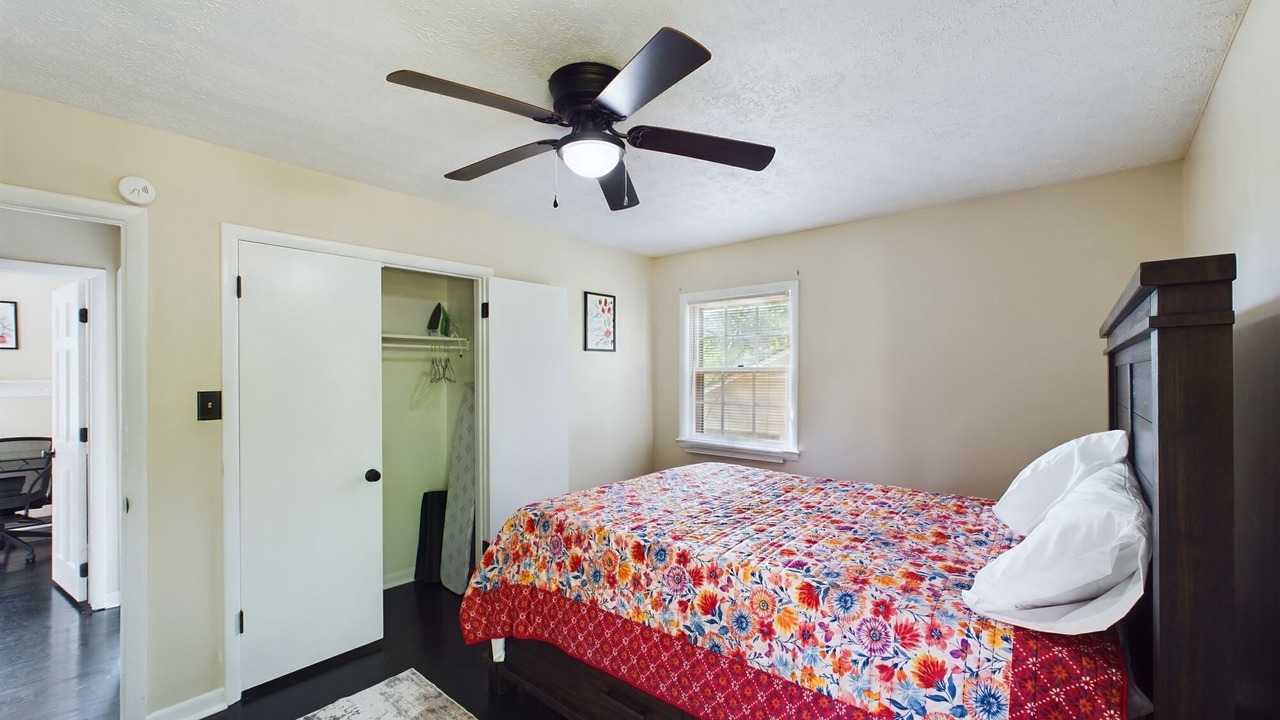 Photo of Bedroom in Pine Forest