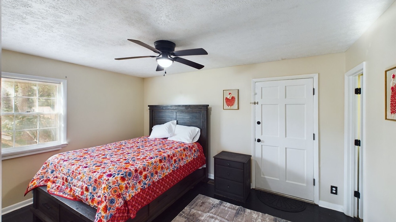 Photo of Bedroom in Pine Forest