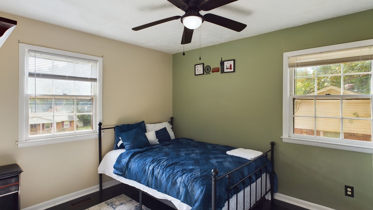 Photo of Bedroom in Pine Forest