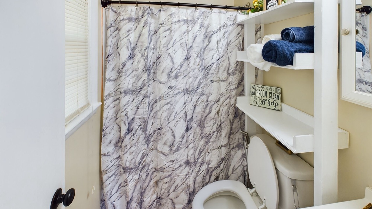 Photo of Bathroom in Pine Forest