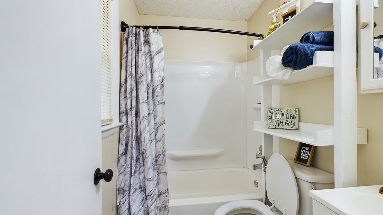 Photo of Bathroom in Pine Forest