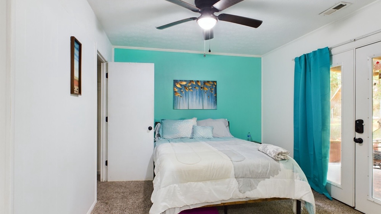 Photo of Bedroom in Pine Forest