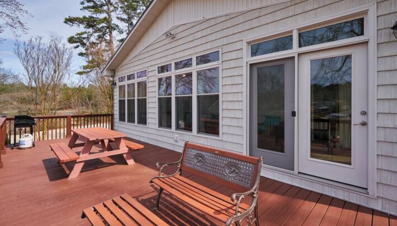 Photo of Outdoor in New London
