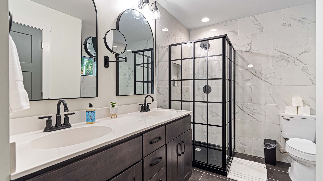 Photo of Bathroom in Alexander