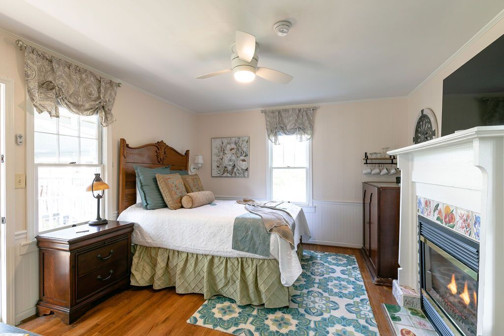 Photo of Bedroom in Weaverville