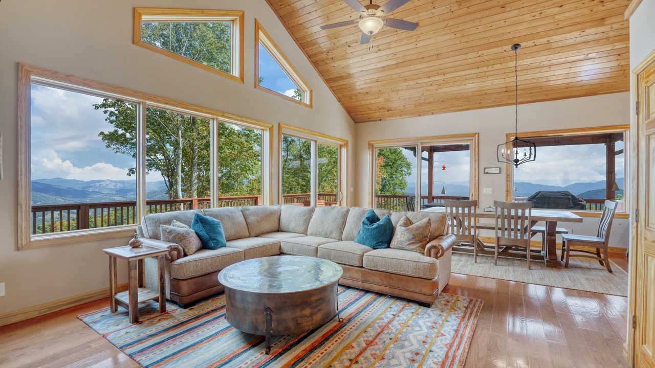 Photo of Livingroom in Waynesville