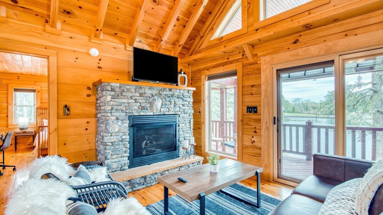 Photo of Livingroom in Mills River