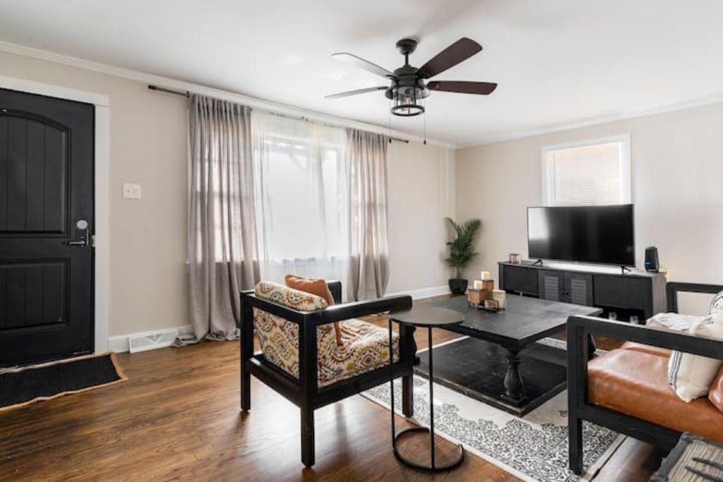 Photo of Livingroom in Eden