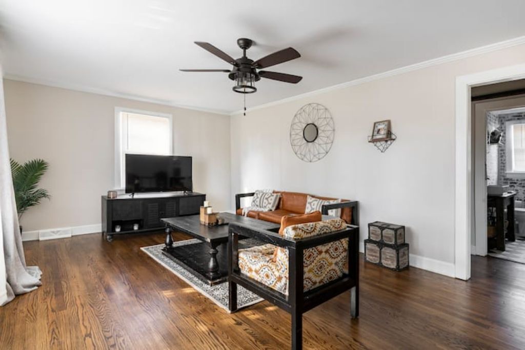 Photo of Livingroom in Eden