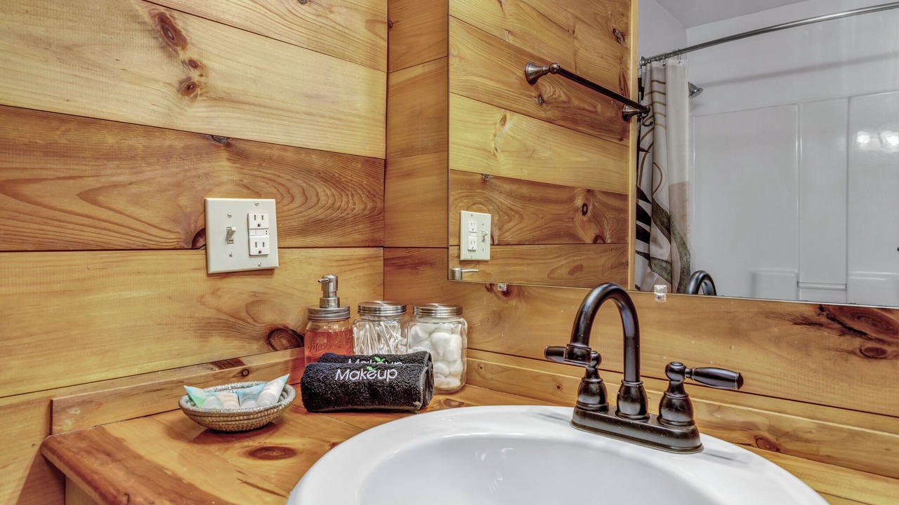 Photo of Bathroom in Skyland
