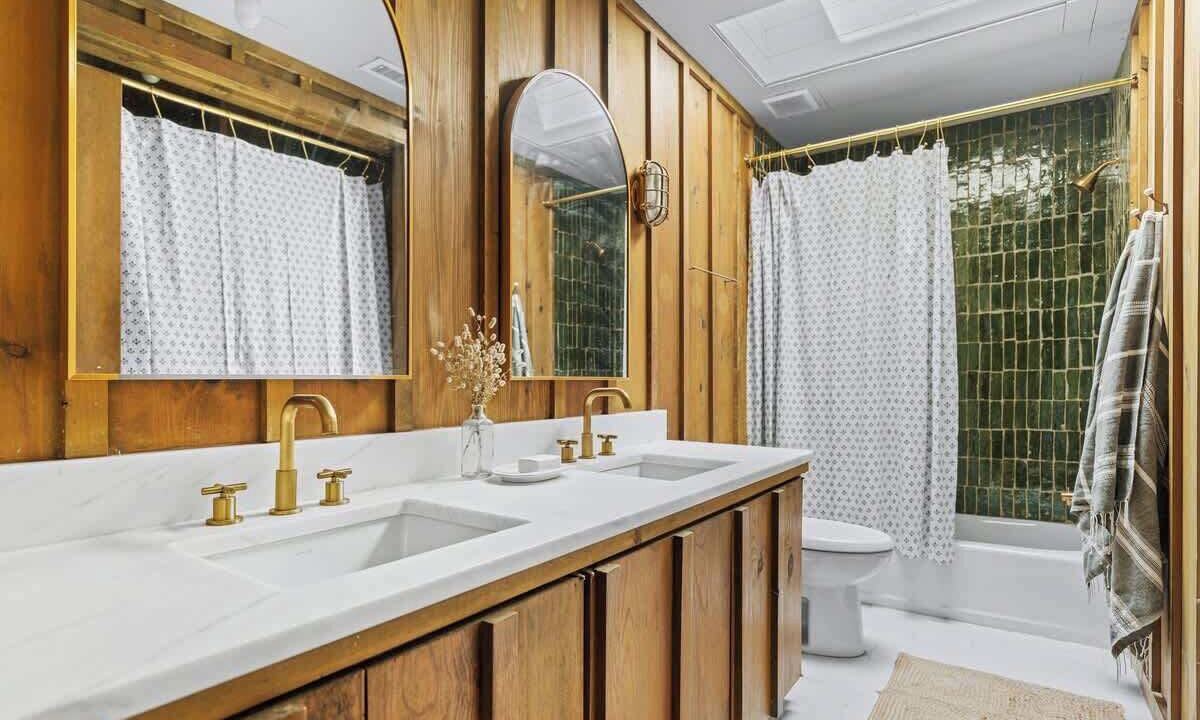 Photo of Bathroom in Ocean Hill