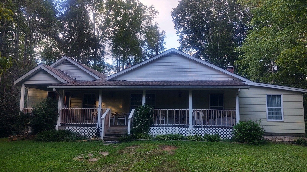 Photo of Outdoor in Mills River