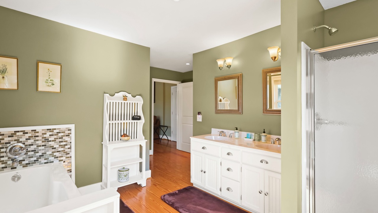 Photo of Bathroom in Newland