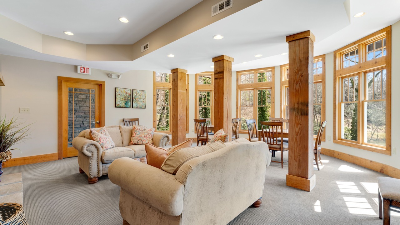 Photo of Livingroom in Foscoe