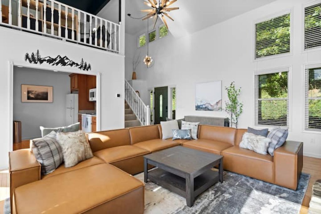 Photo of Livingroom in Maggie Valley