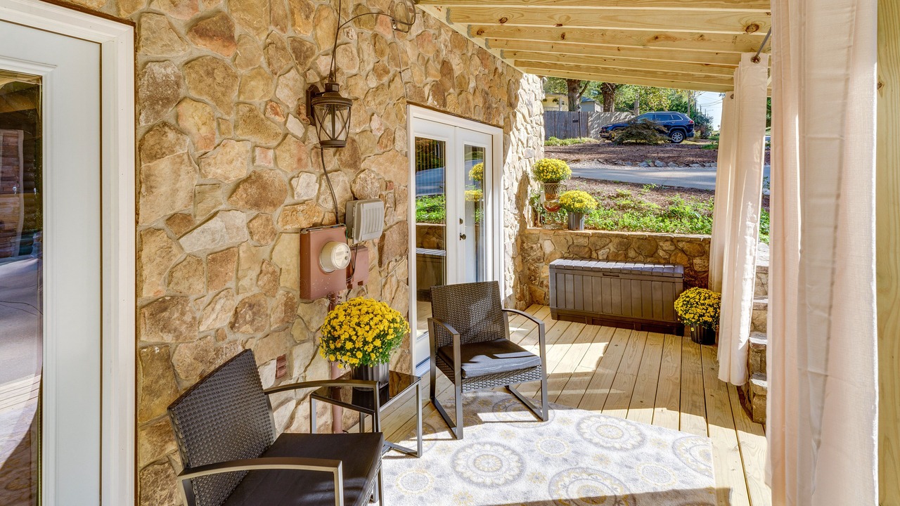 Photo of Patio Balcony in Hickory