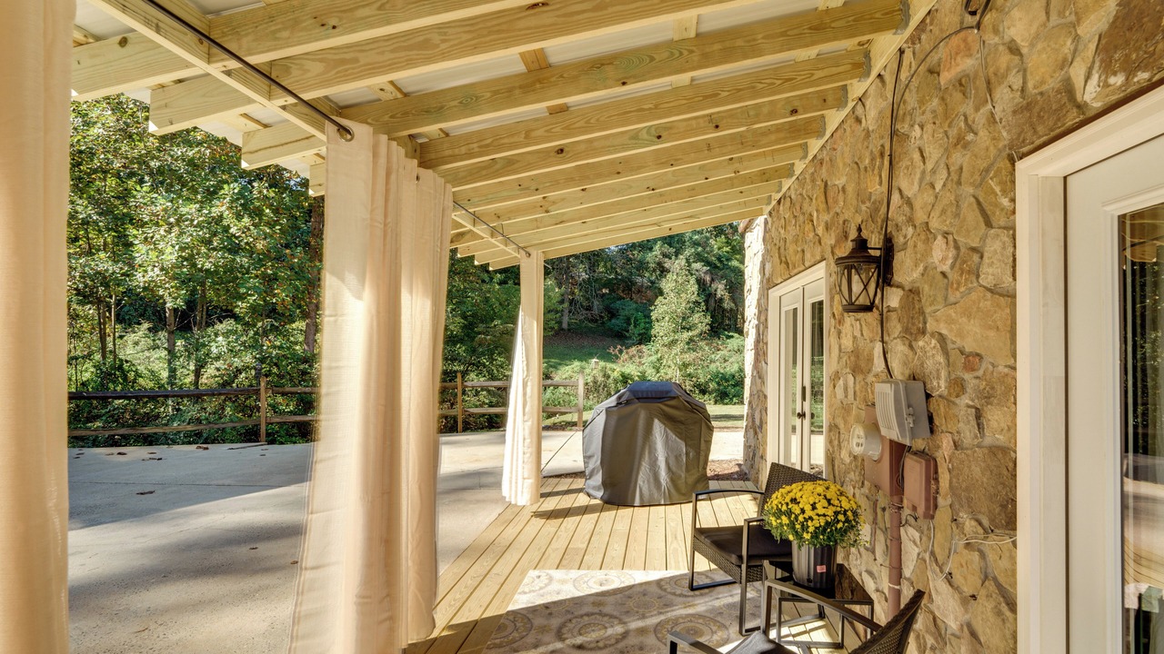 Photo of Patio Balcony in Hickory