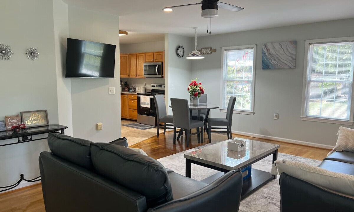 Photo of Livingroom in Jamestown