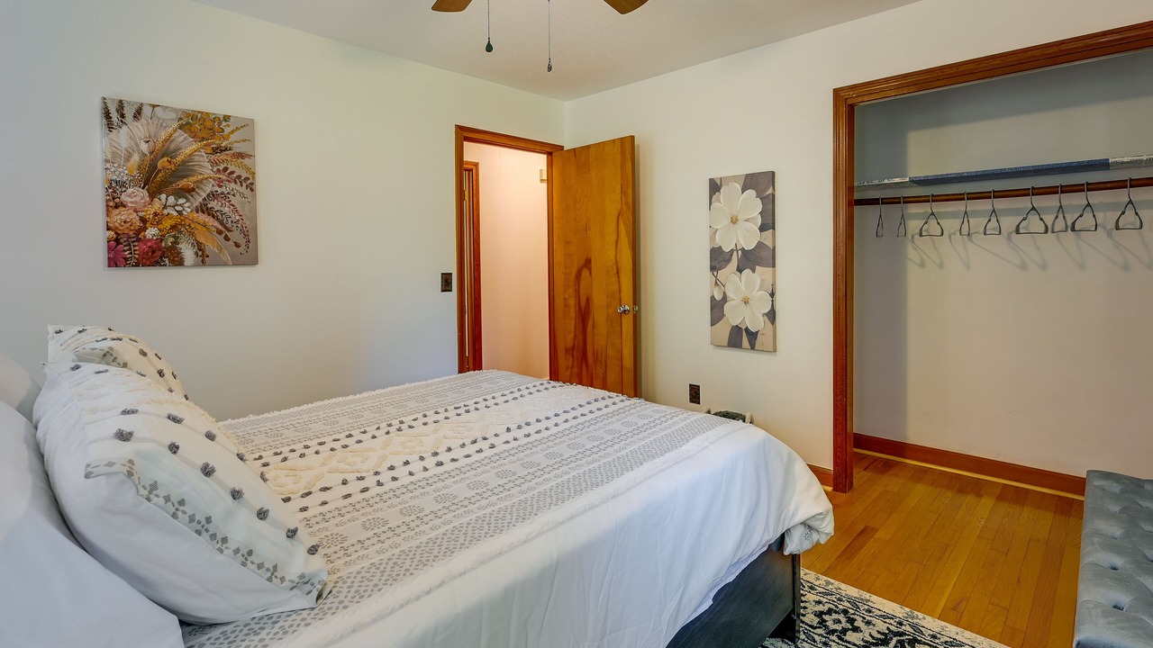 Photo of Bedroom in Olin