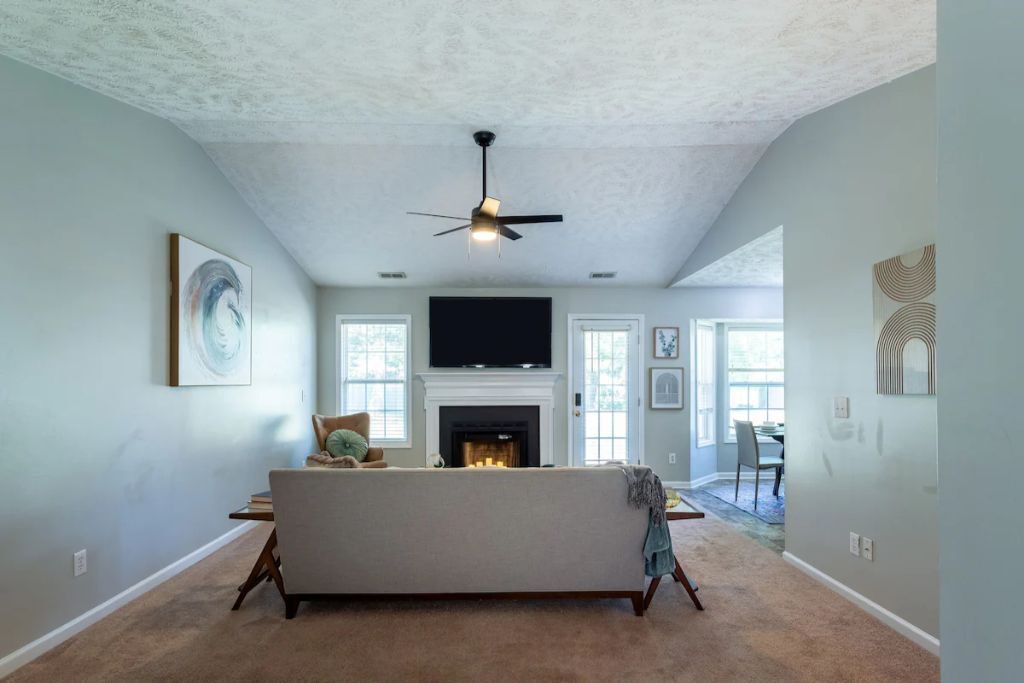 Photo of Livingroom in East Fayetteville