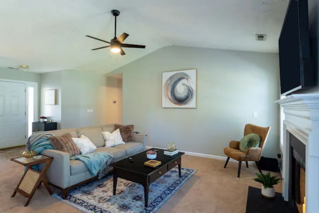 Photo of Livingroom in East Fayetteville